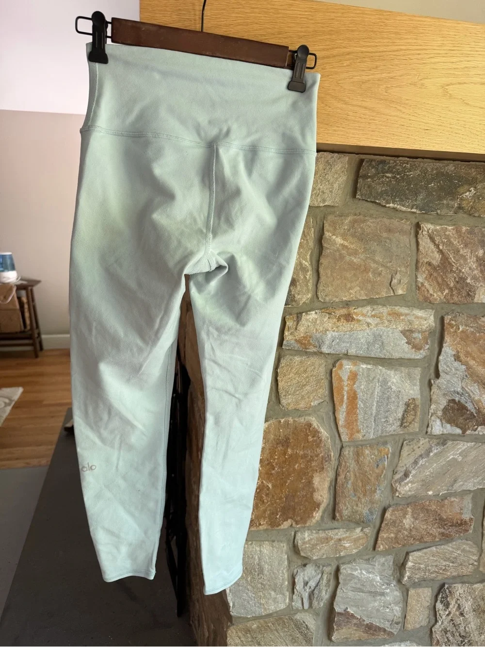 ALO Yoga Airlift Leggings 7/8 Women Sz S high-Waist Chalk Blue